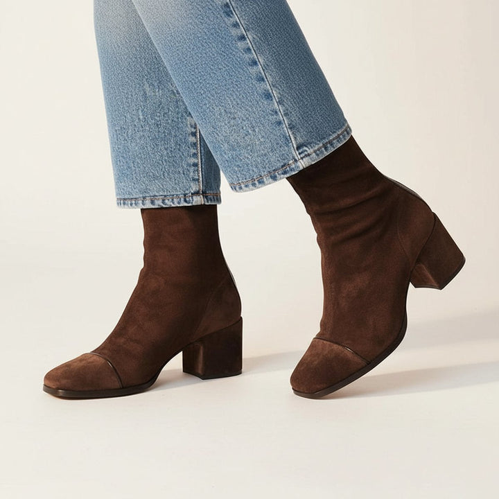Adelina | Wildlederstiefeletten mit eckiger Zehenpartie und Blockabsatz