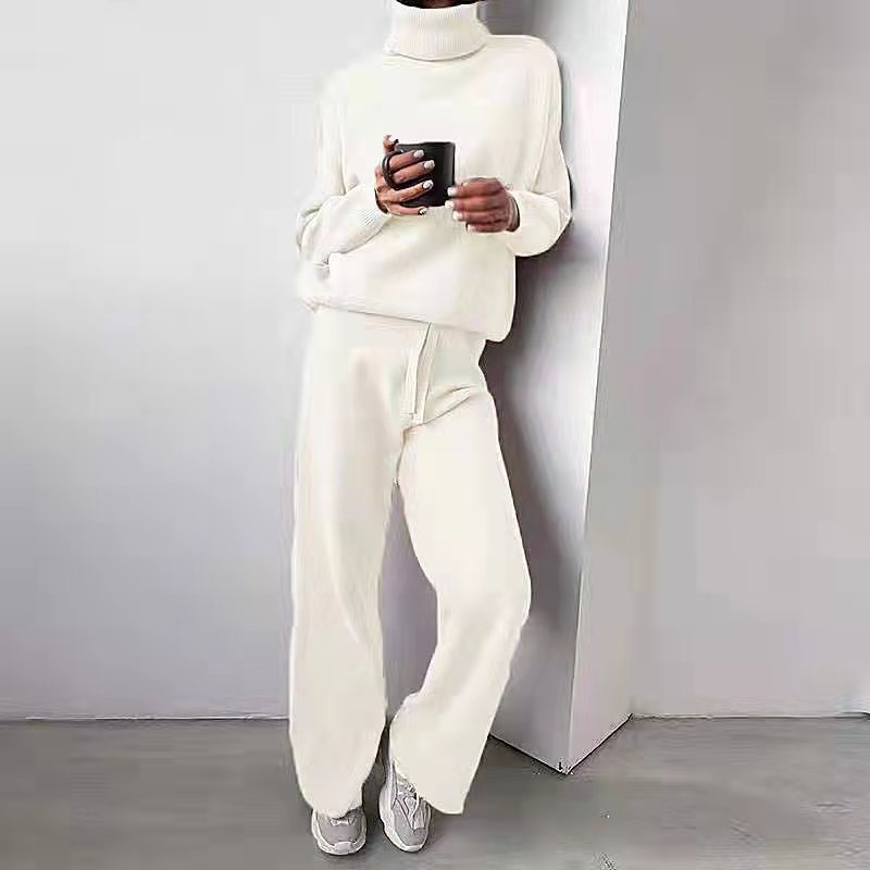 Emily | Set a due pezzi in maglia a collo alto moderno e accogliente