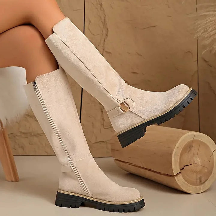 Beatrice | Knielange Stiefel mit Schnalle und Profilsohle