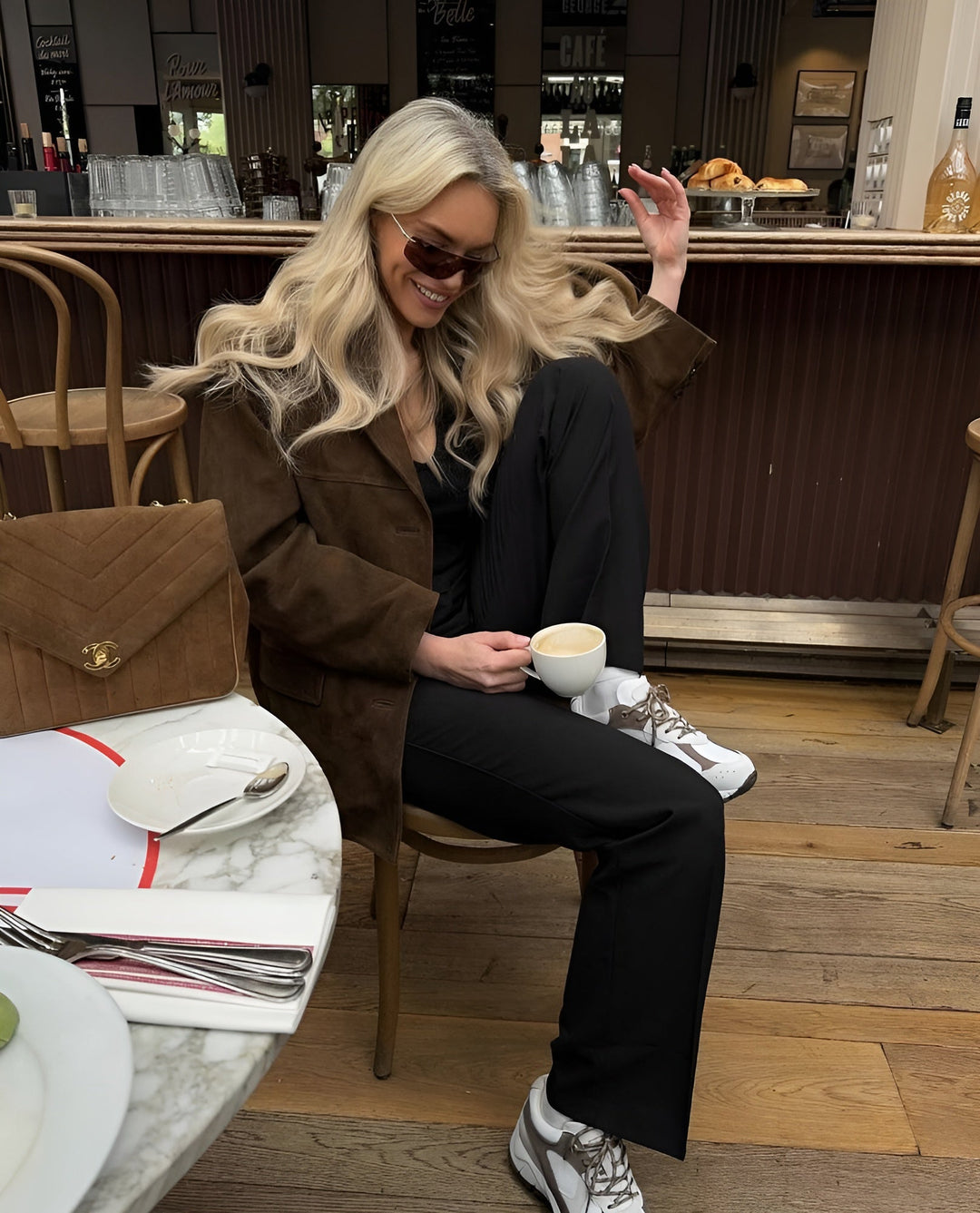 Emily | Weicher und bequemer Damenblazer aus Veloursleder