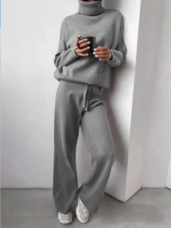 Emily | Set a due pezzi in maglia a collo alto moderno e accogliente