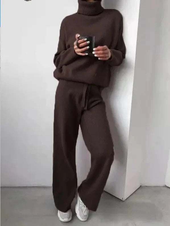 Emily | Set a due pezzi in maglia a collo alto moderno e accogliente