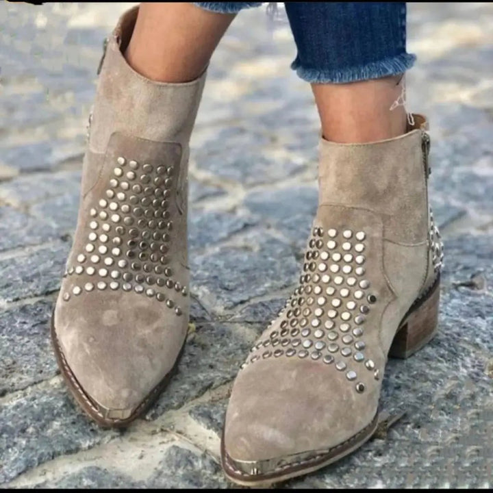 Mila | Bequeme Wildleder-Stiefeletten mit eleganten Nieten