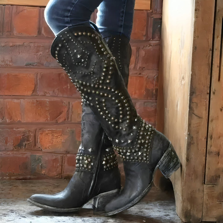 Jessika | Knielange Westernstiefel mit Nieten und spitzer Zehenpartie