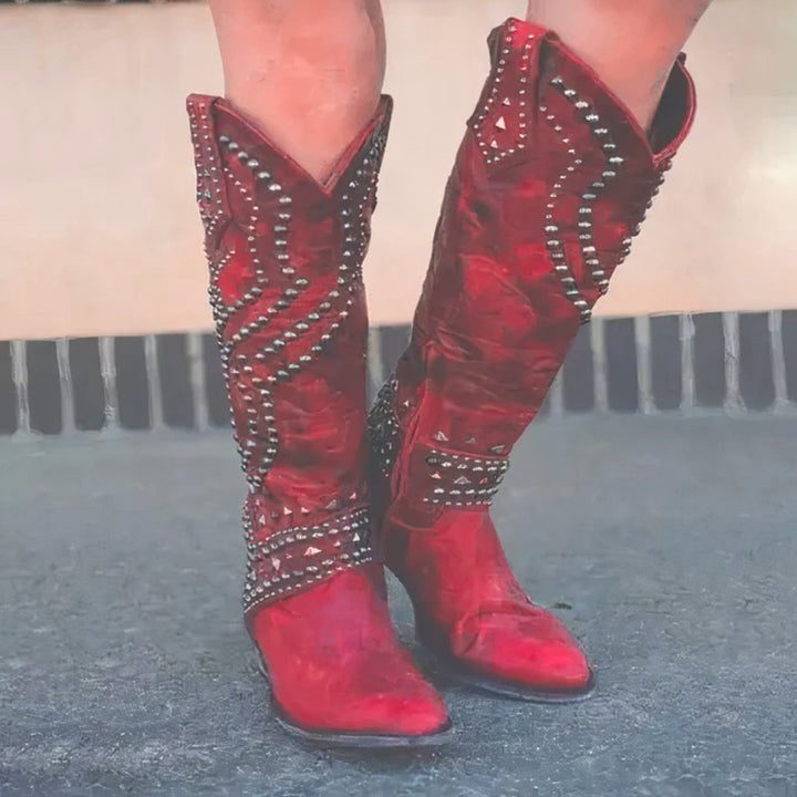 Jessika | Knielange Westernstiefel mit Nieten und spitzer Zehenpartie
