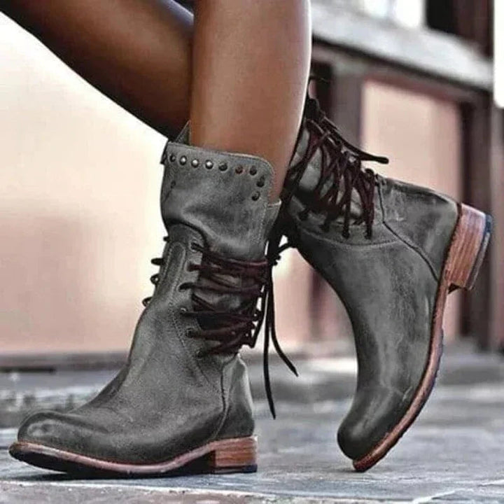 Elena | Borchie Western e Stivaletti Stringati da Donna