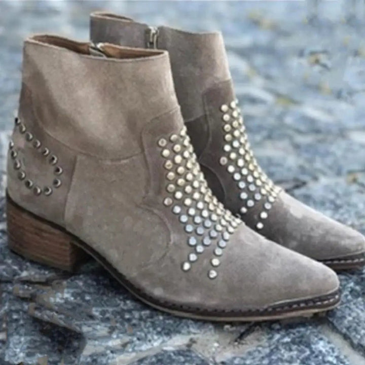 Mila | Bequeme Wildleder-Stiefeletten mit eleganten Nieten