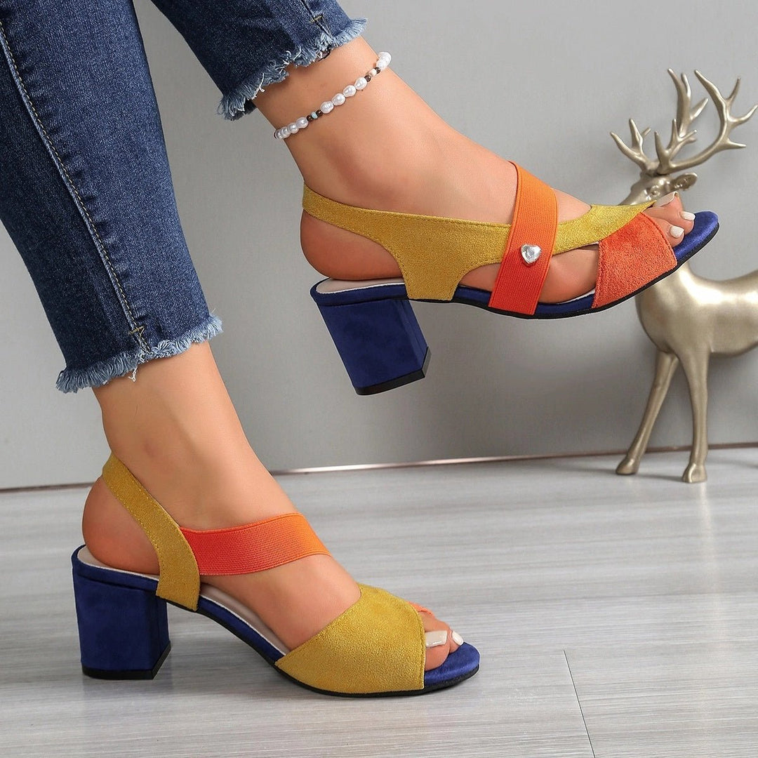 Elara | Comfort Heels – Classici Cross Strap per Donne
