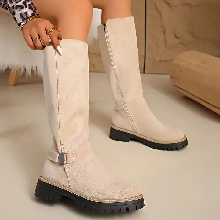 Beatrice | Knielange Stiefel mit Schnalle und Profilsohle