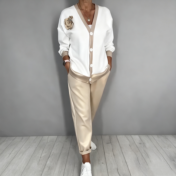 Bella | Elegante e Versatile Twin Set Maglia e Cardigan con Dettagli Floreali 3