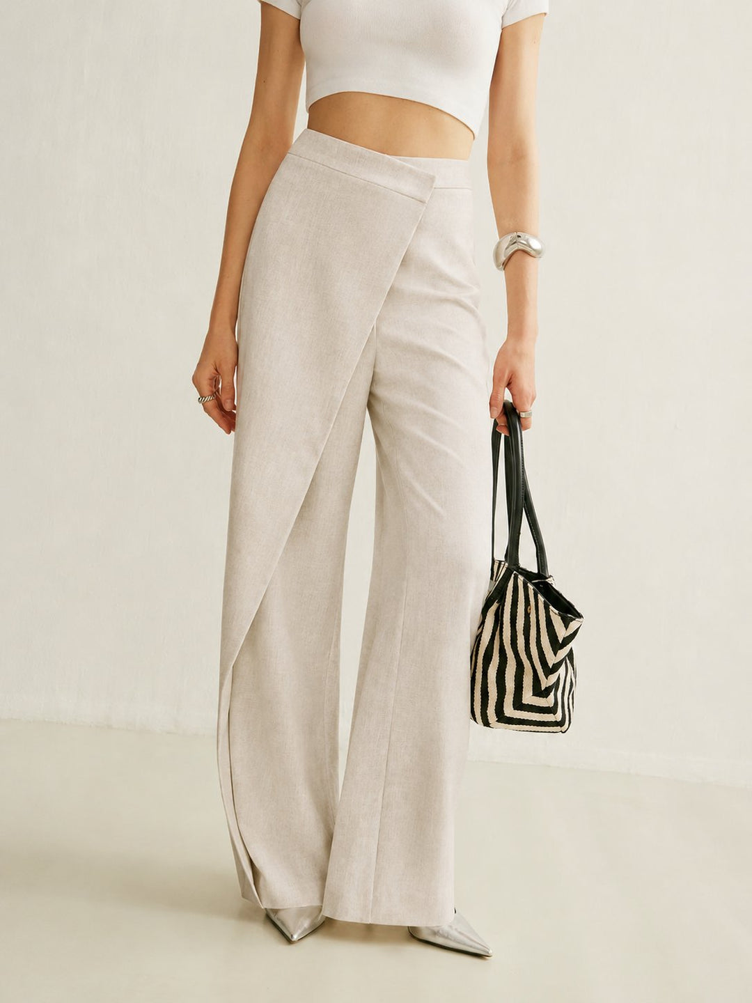 Camila | Eleganti e raffinati pantaloni asimmetrici a portafoglio 0