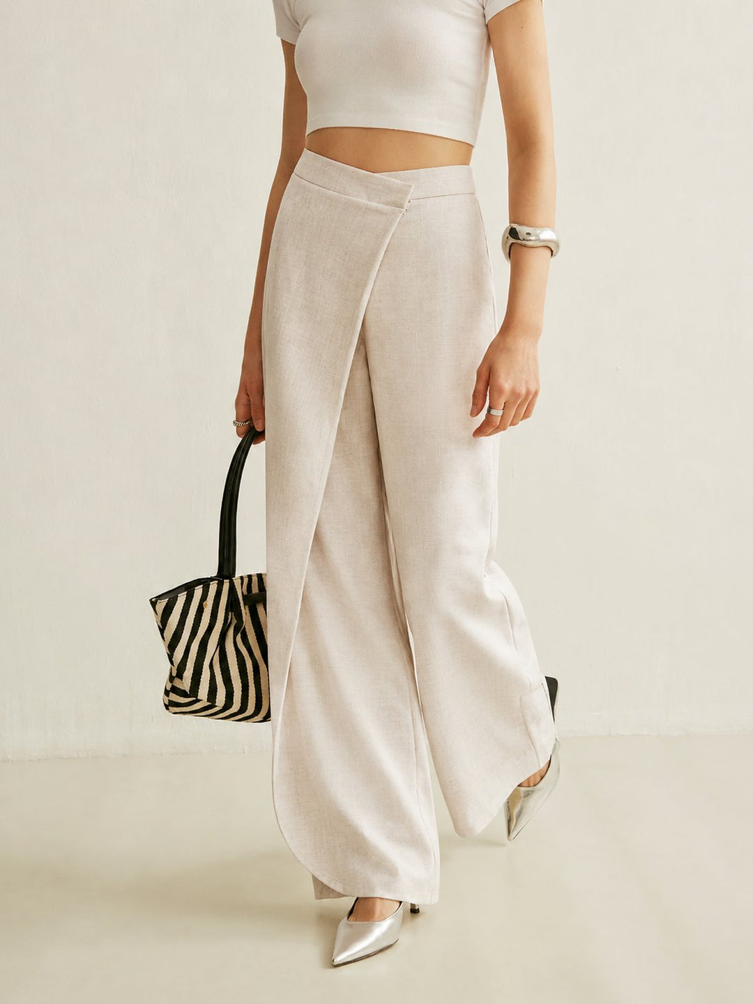Camila | Eleganti e raffinati pantaloni asimmetrici a portafoglio 4
