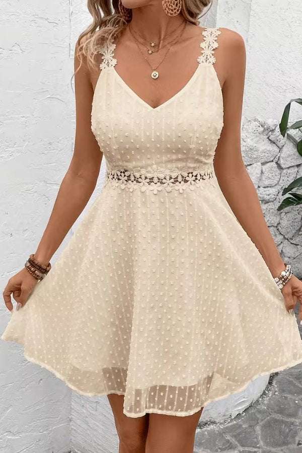 Chloe | Mini abito elegante con spalline sottili e pizzo floreale in vita 2