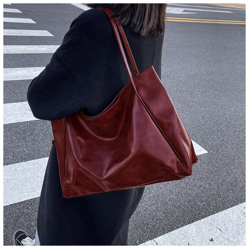 Clara | Borsa retrò in ecopelle liscia 3