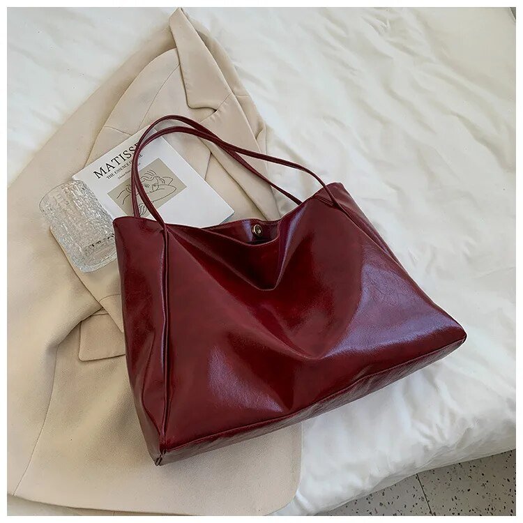 Clara | Borsa retrò in ecopelle liscia 6