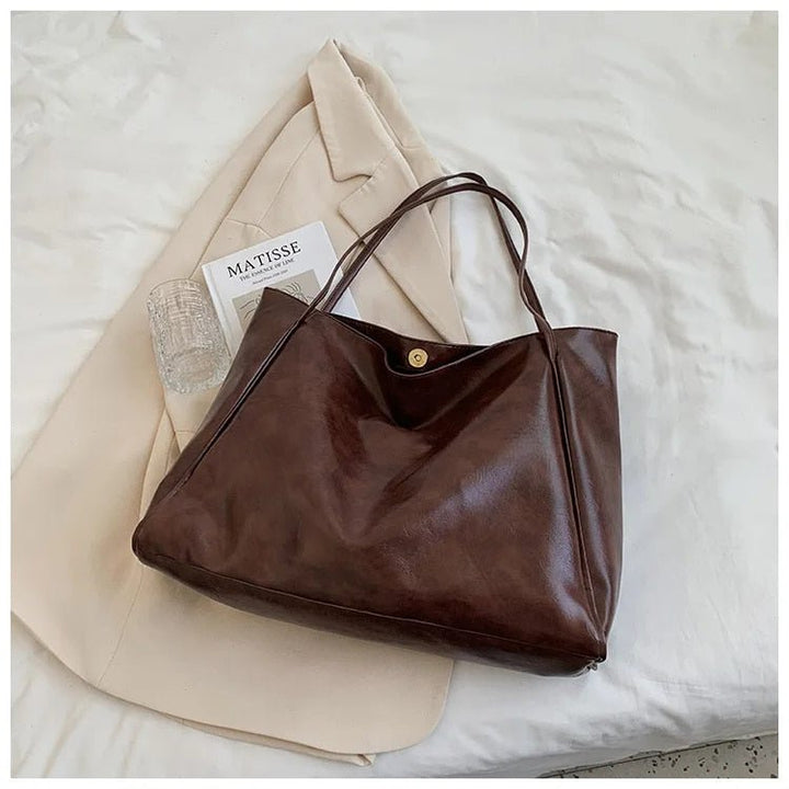 Clara | Borsa retrò in ecopelle liscia 7