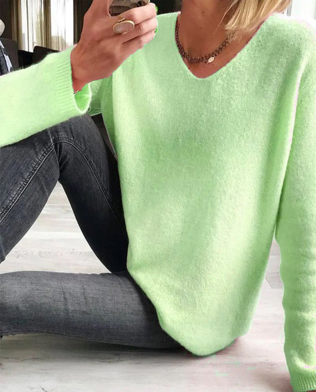 Elara | Maglia Elegante e Comoda con Scollo a V e Maniche Lunghe 8