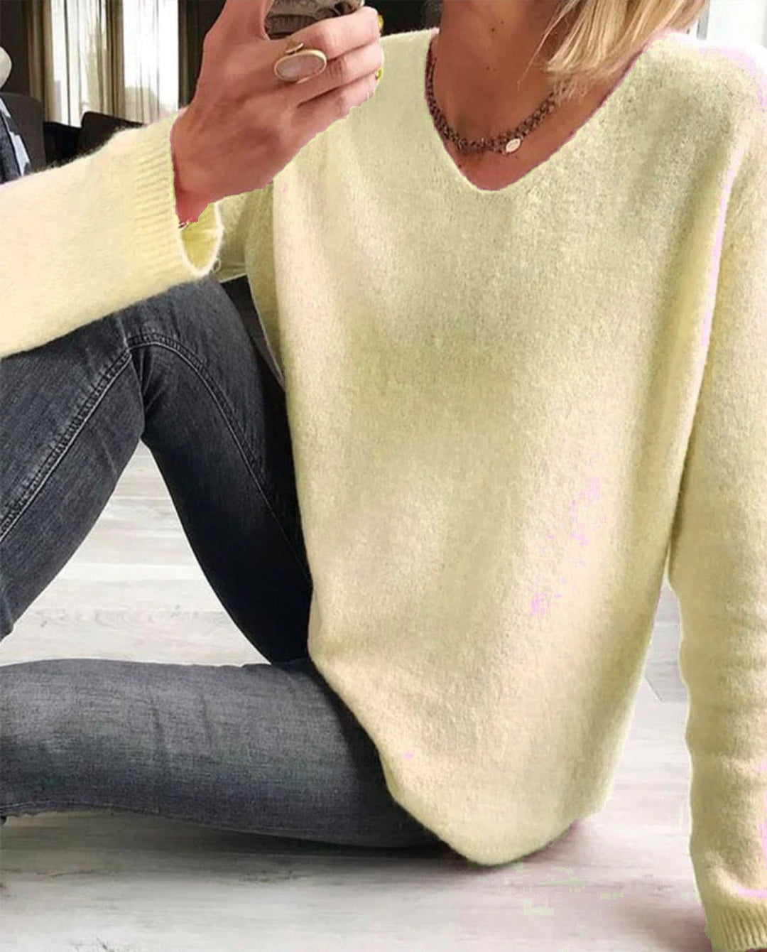 Elara | Maglia Elegante e Comoda con Scollo a V e Maniche Lunghe 9