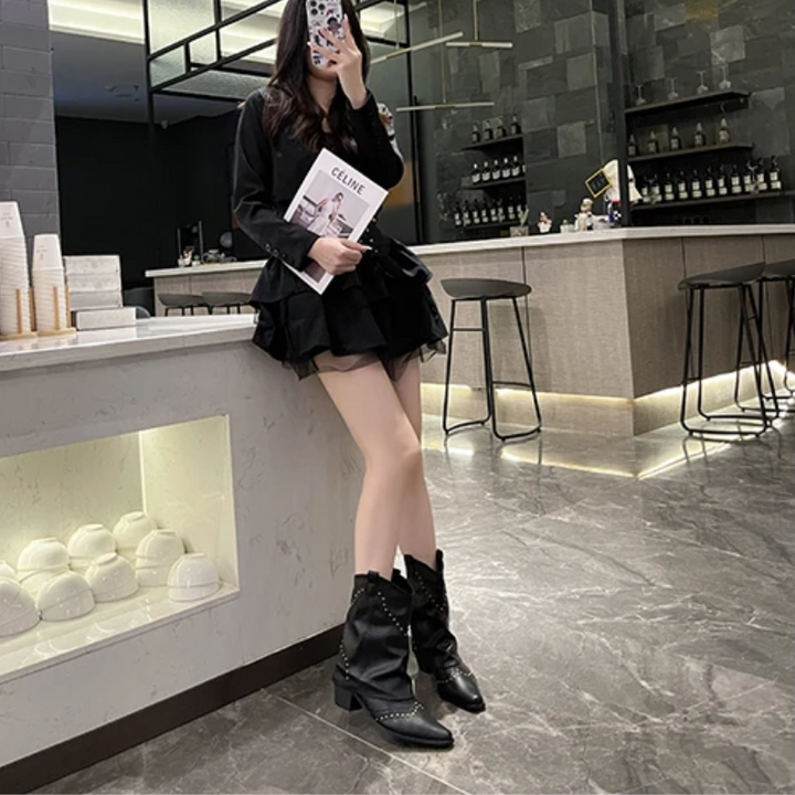 Elena | Stivali western borchiati, audaci ed eleganti 8