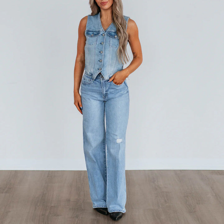 Gilet da donna in denim con abbottonatura frontale e dettagli di taglio moderni. 3