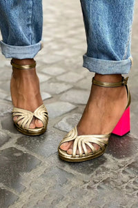 Francesca | Sandali con Tacco Largo Metallizzati e Cinturini Multipli
