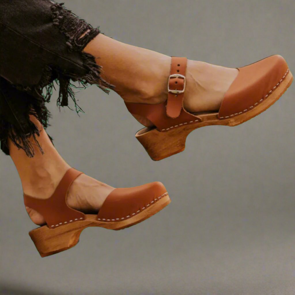 Isabella | Eleganti e Versatili Zoccoli da Donna con Plateau 1
