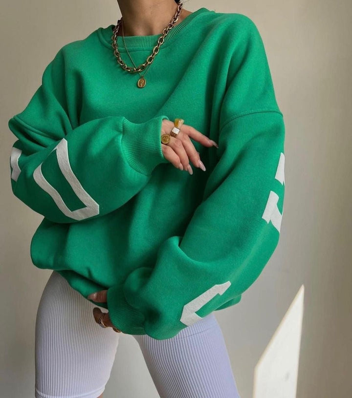 Isla | Maglione girocollo oversize da donna con maniche stile college e fodera in pile 6