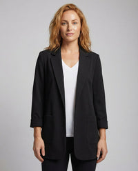 Isabella | Modern and elegant long blazer without buttons