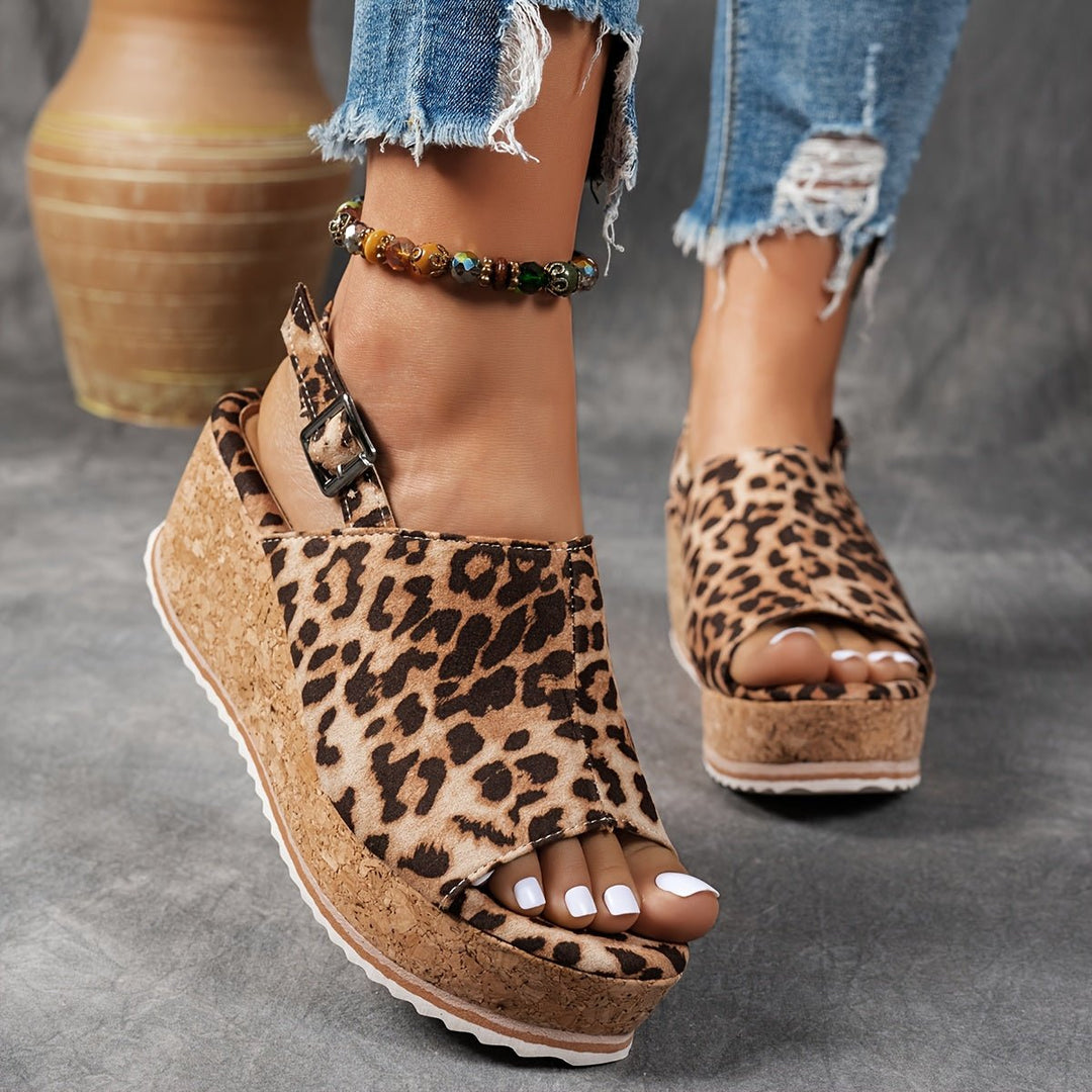Katharina | Eleganti sandali con zeppa e plateau con stampa animalier 1