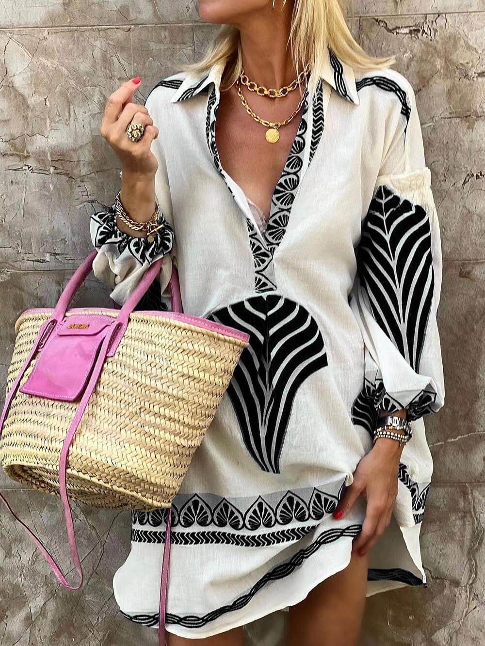 Katrin | Miniabito Geometrico Elegante, Versatile e Con Scollo a V 2