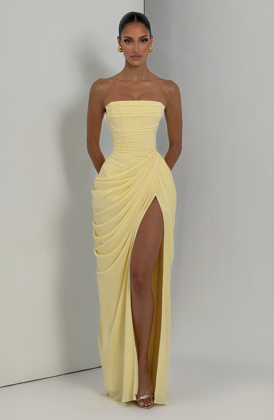 Liora | Abito Maxi Senza Spalline Elegante Fluido Glamour 7