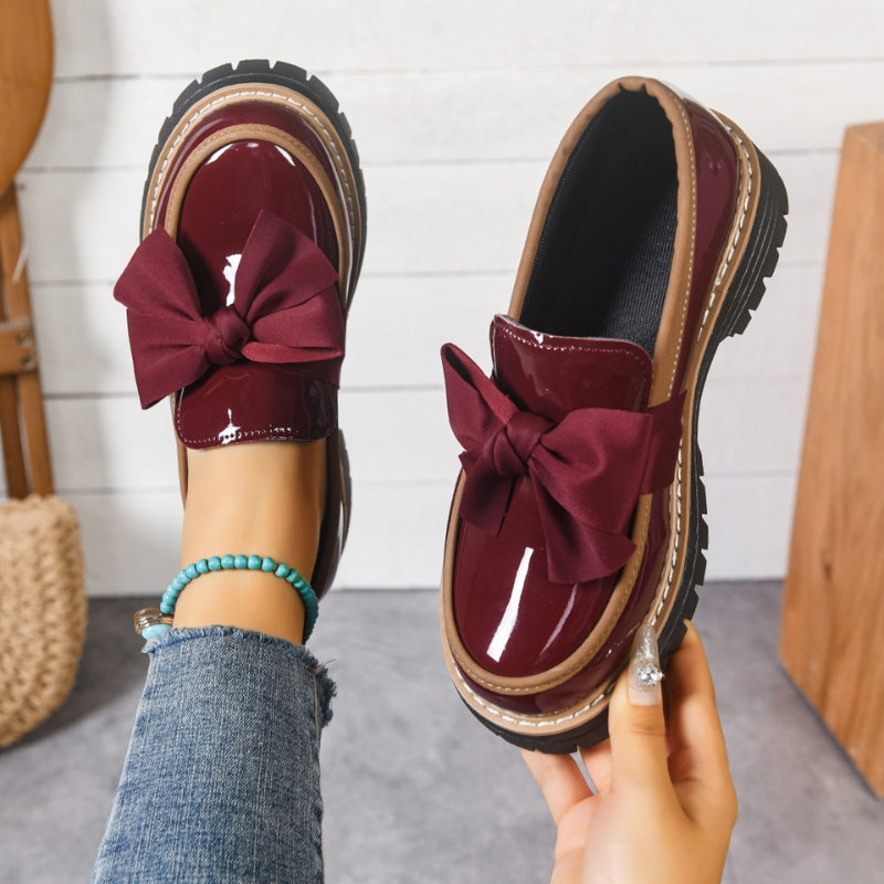 Livia | Elegante Mocassino Verde Lucido con Fiocco Oversize 2