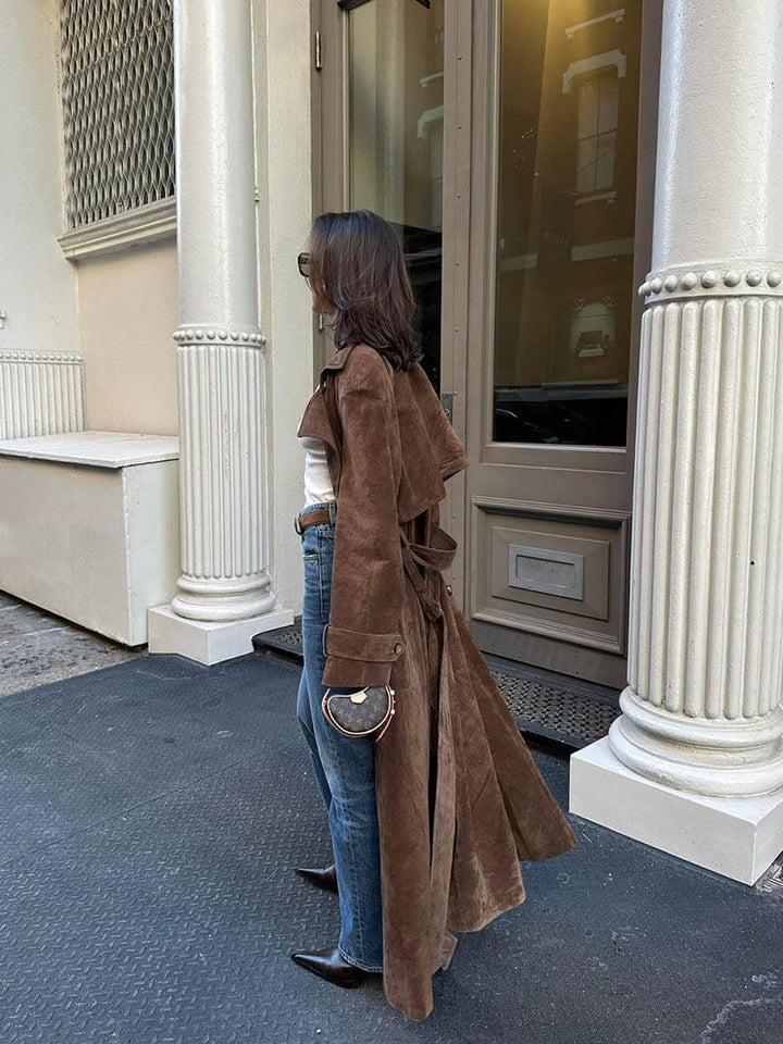 Livia | Silenzio e comfort: lussuoso trench coat 1