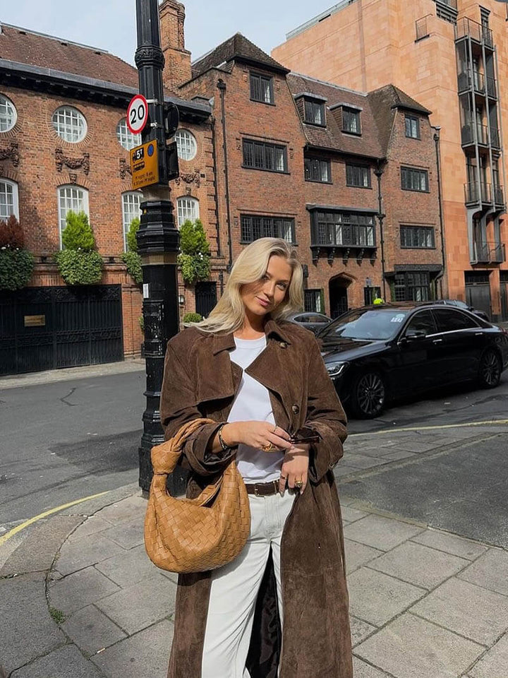 Livia | Silenzio e comfort: lussuoso trench coat 2