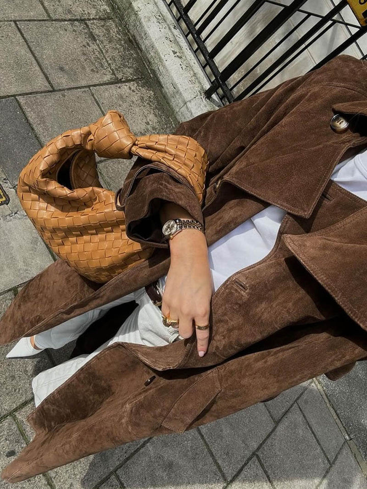 Livia | Silenzio e comfort: lussuoso trench coat 3