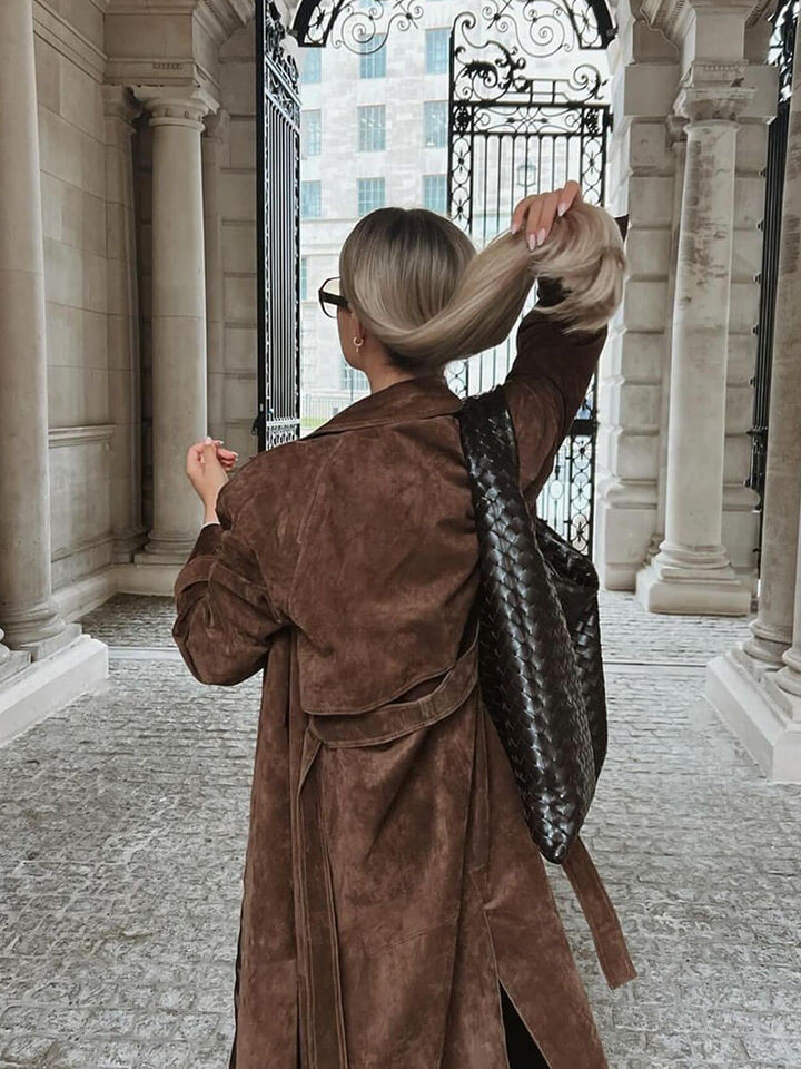 Livia | Silenzio e comfort: lussuoso trench coat 4