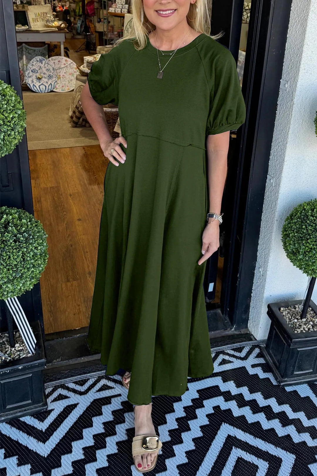 Luna Chic | Vestito Lungo Elegante con Maniche a Sbuffo 6