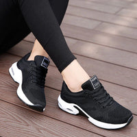 Emilia | Ergonomische und atmungsaktive sportliche Flyknit-Sneakers