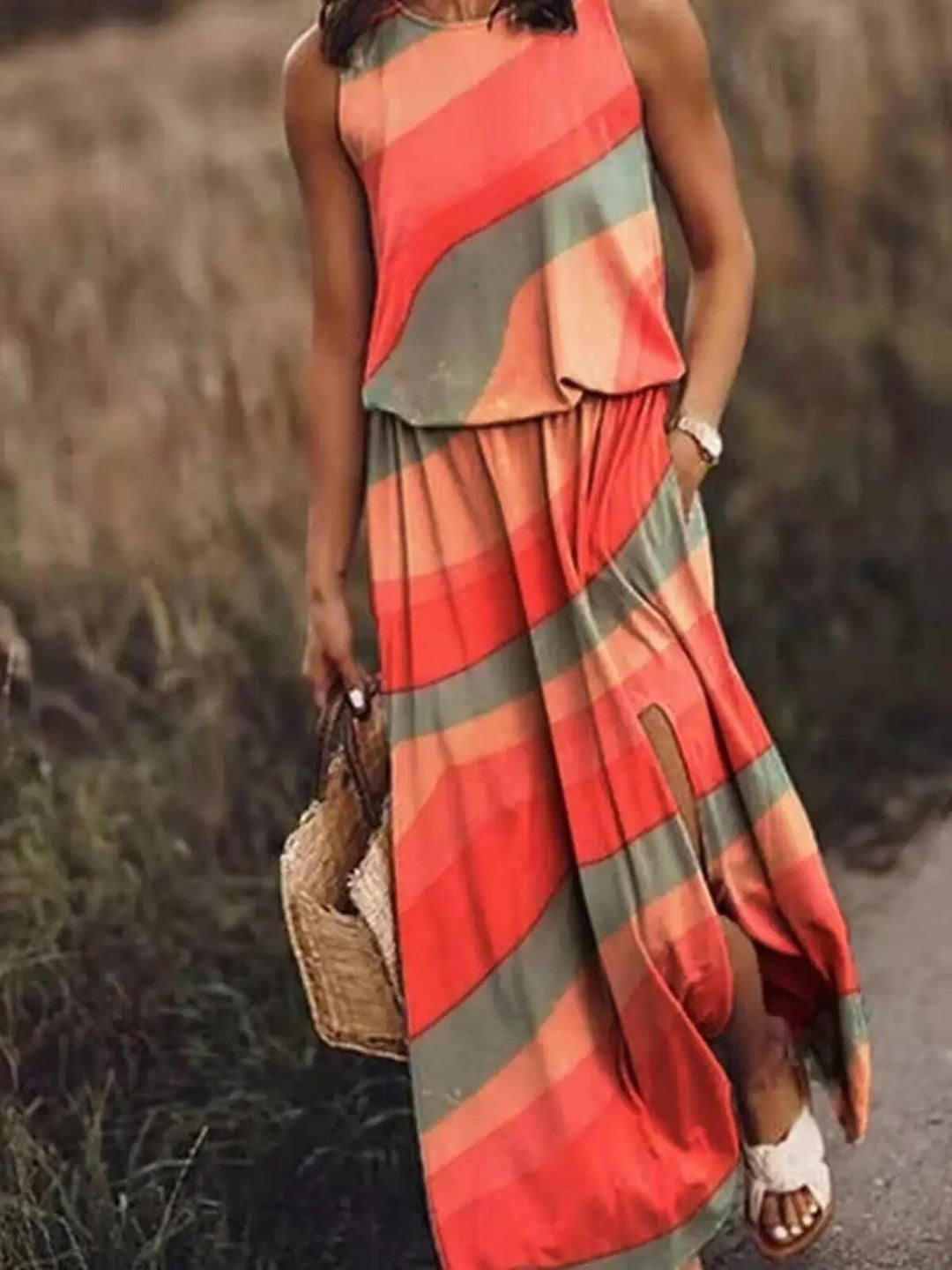 Lunara | Abito Maxi Estivo Elegante e Fluido senza Maniche 6