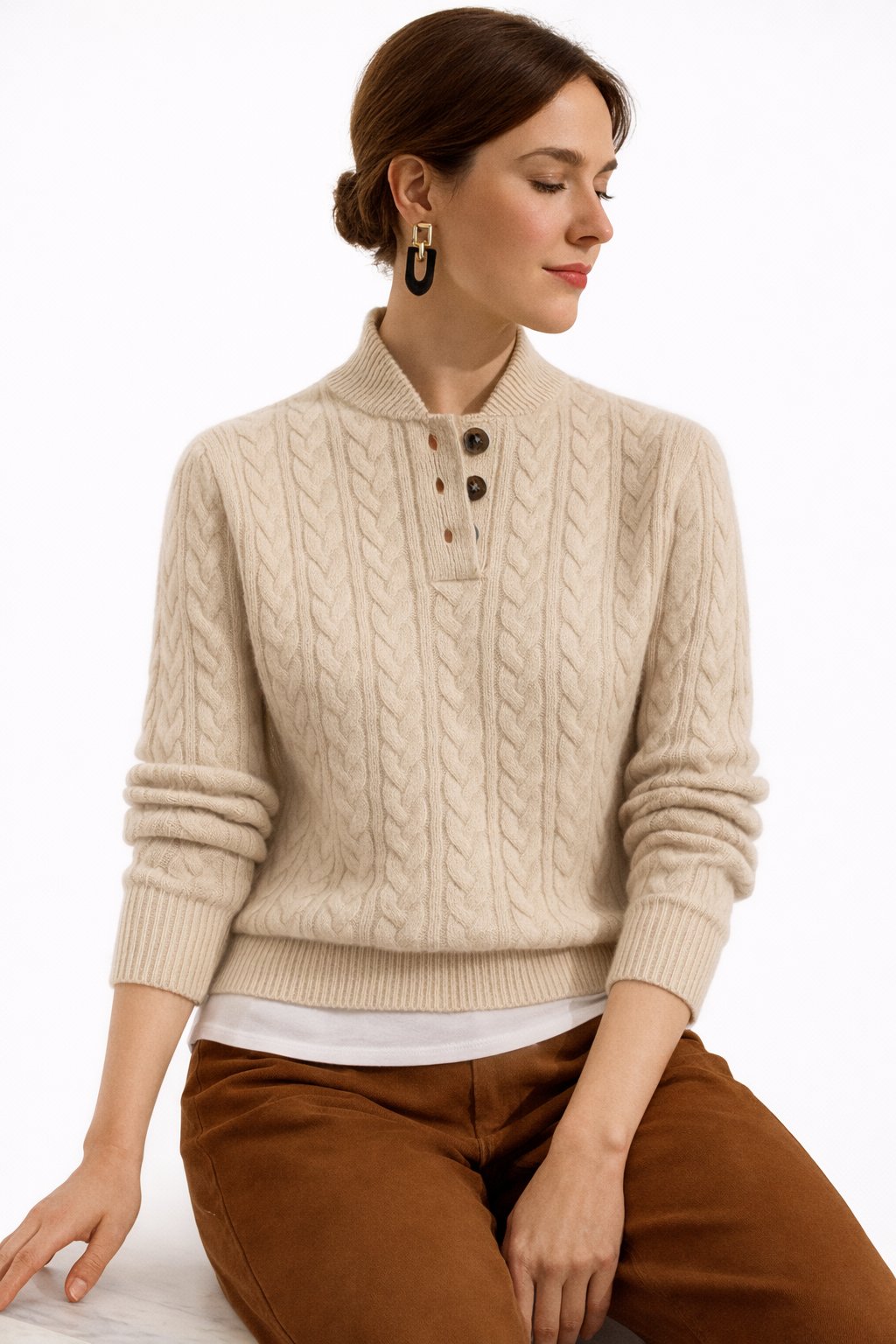 Madison | Comodo e caldo maglione a trecce con scollo a bottoni 3
