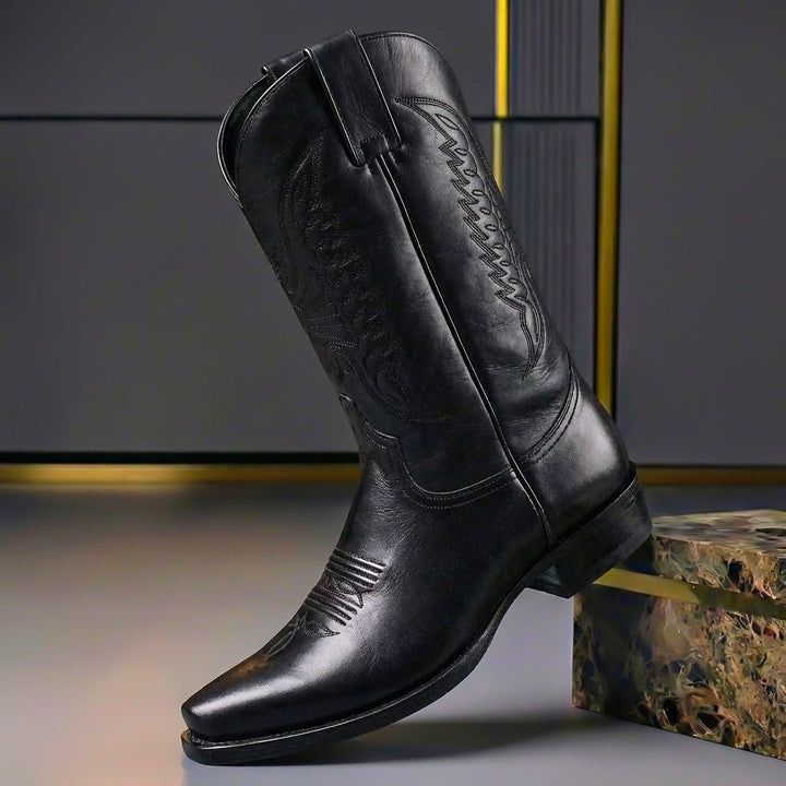 Mila | Stivali intramontabili ed eleganti in pelle lucida 1