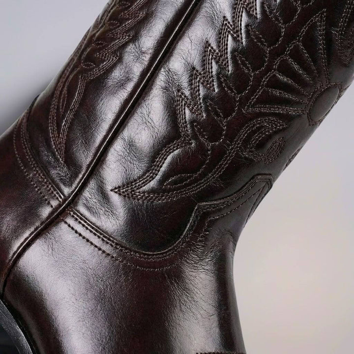 Mila | Stivali intramontabili ed eleganti in pelle lucida 3