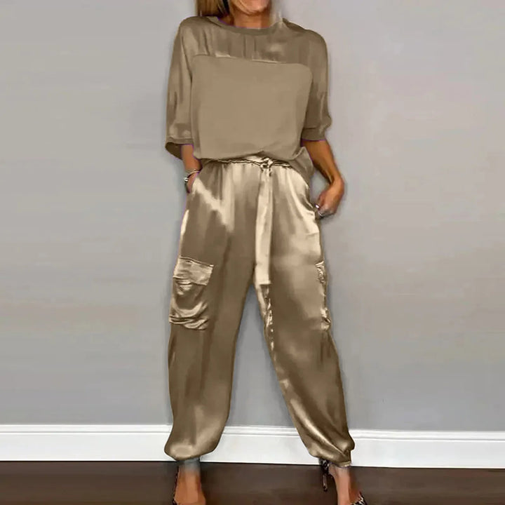 Nora | Elegante e Fluido Set in Raso da Donna 0