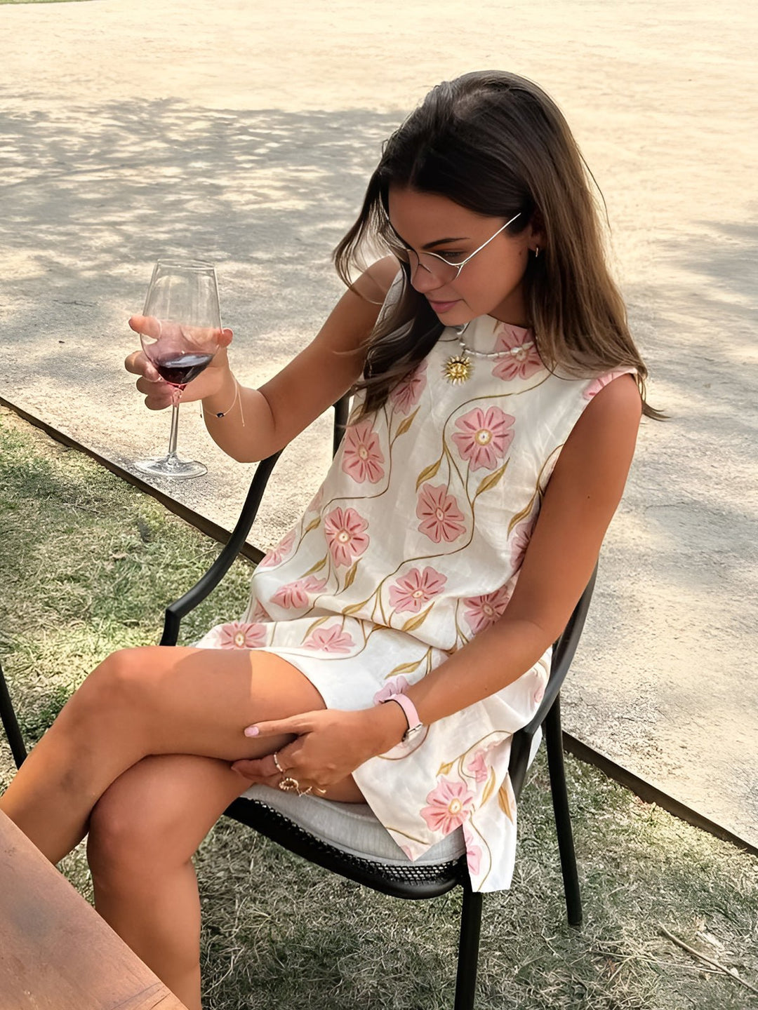 Sara | Comodo ed elegante abito senza maniche in lino con stampa floreale 0