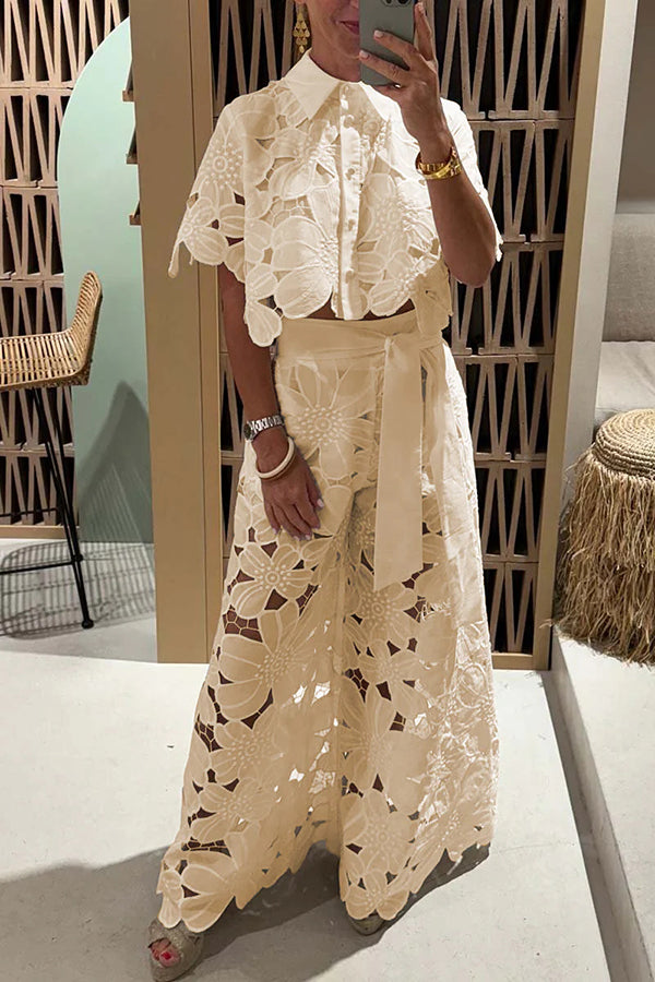 Sofia | Elegante e Romantico Maxi Abito con Ricamo ad Occhielli 0