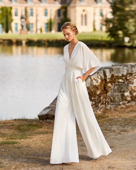 Sofia | Elegante e Traspirante Tuta da Donna con Scollo a V 0