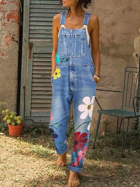 Sofia | Tuta Donna in Denim Vintage con Ricami Artistici e Spalline Regolabili 1