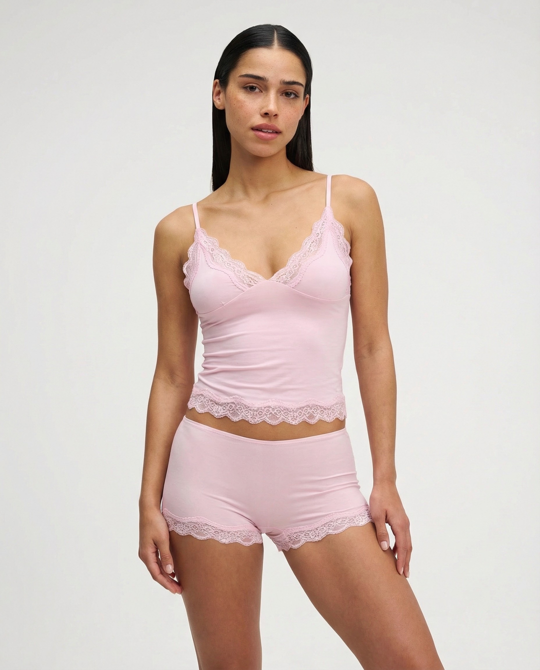Sorella | Elegante e Morbido Pigiama Donna in Pizzo con Spalline Regolabili 3