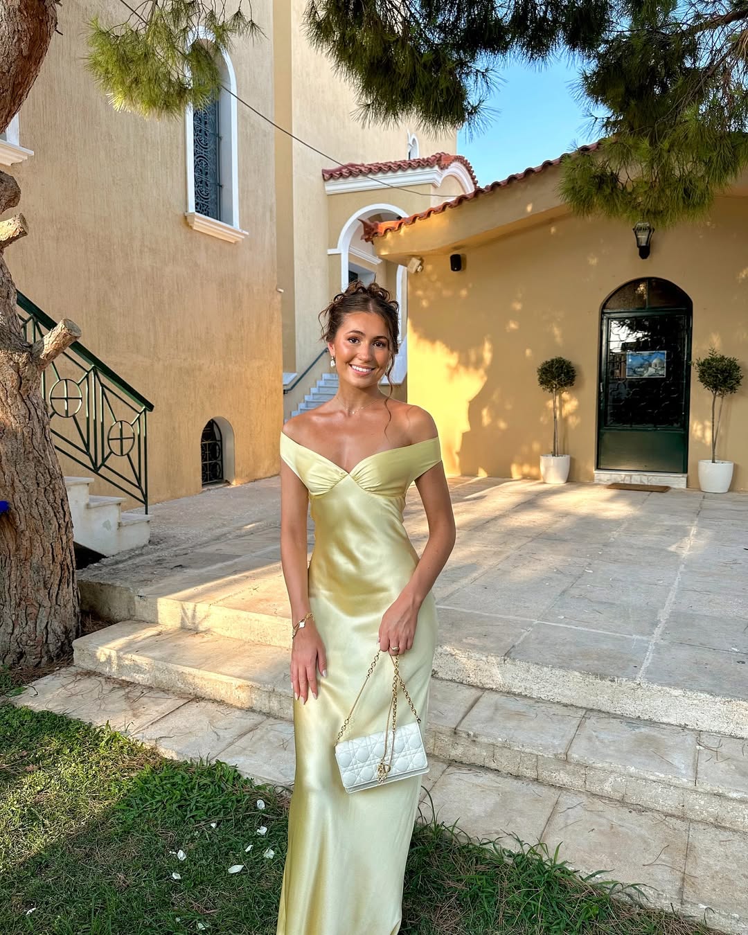 Valeria | Abito da Sposa Off-Shoulder Satinato Elegante Fit Aderente 2