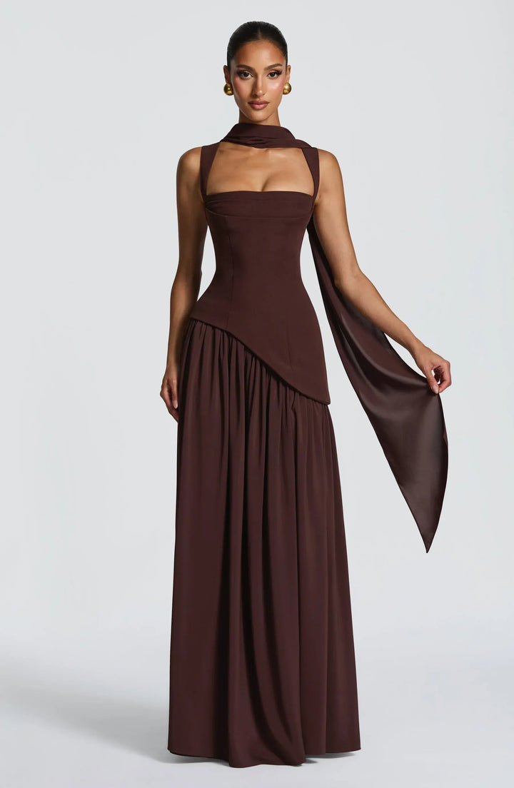 Victoria | Abito lungo glamour con scollo quadrato 3